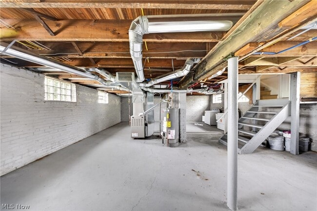 Building Photo - 10524 Lee Ave