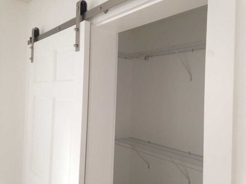BR 01 - Walk-in Closet - 1533 Yancey Street