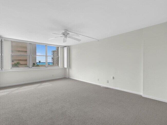 Building Photo - 1150 Hillsboro Mile