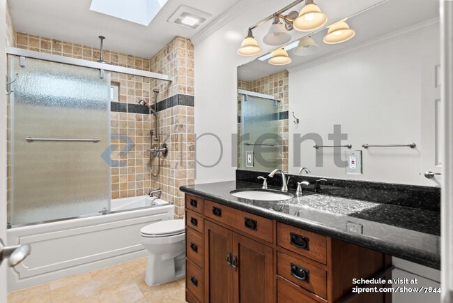 Building Photo - 361 Linfield Dr