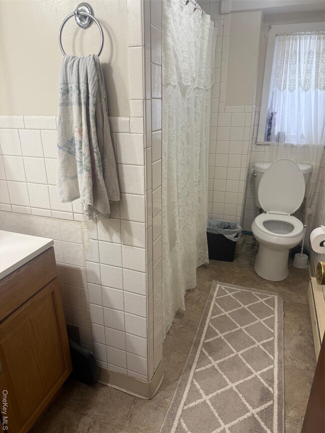 Building Photo - 8 Beech Pl