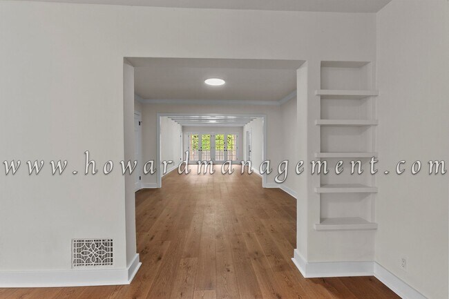 Building Photo - Contemporary Style 5bed/5bath Home with Ad...
