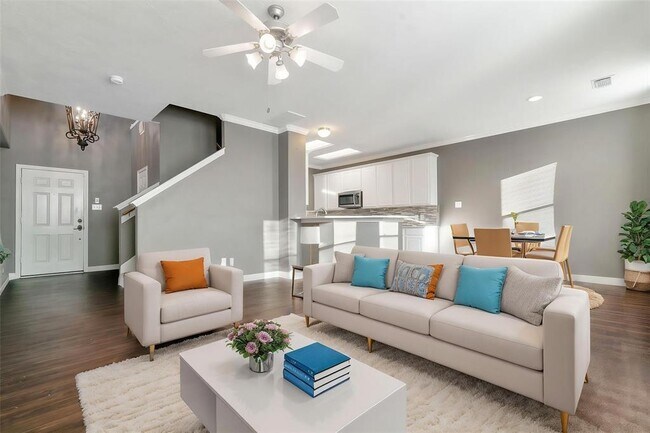 Primary Photo - 17139 Oakwood Chase Dr