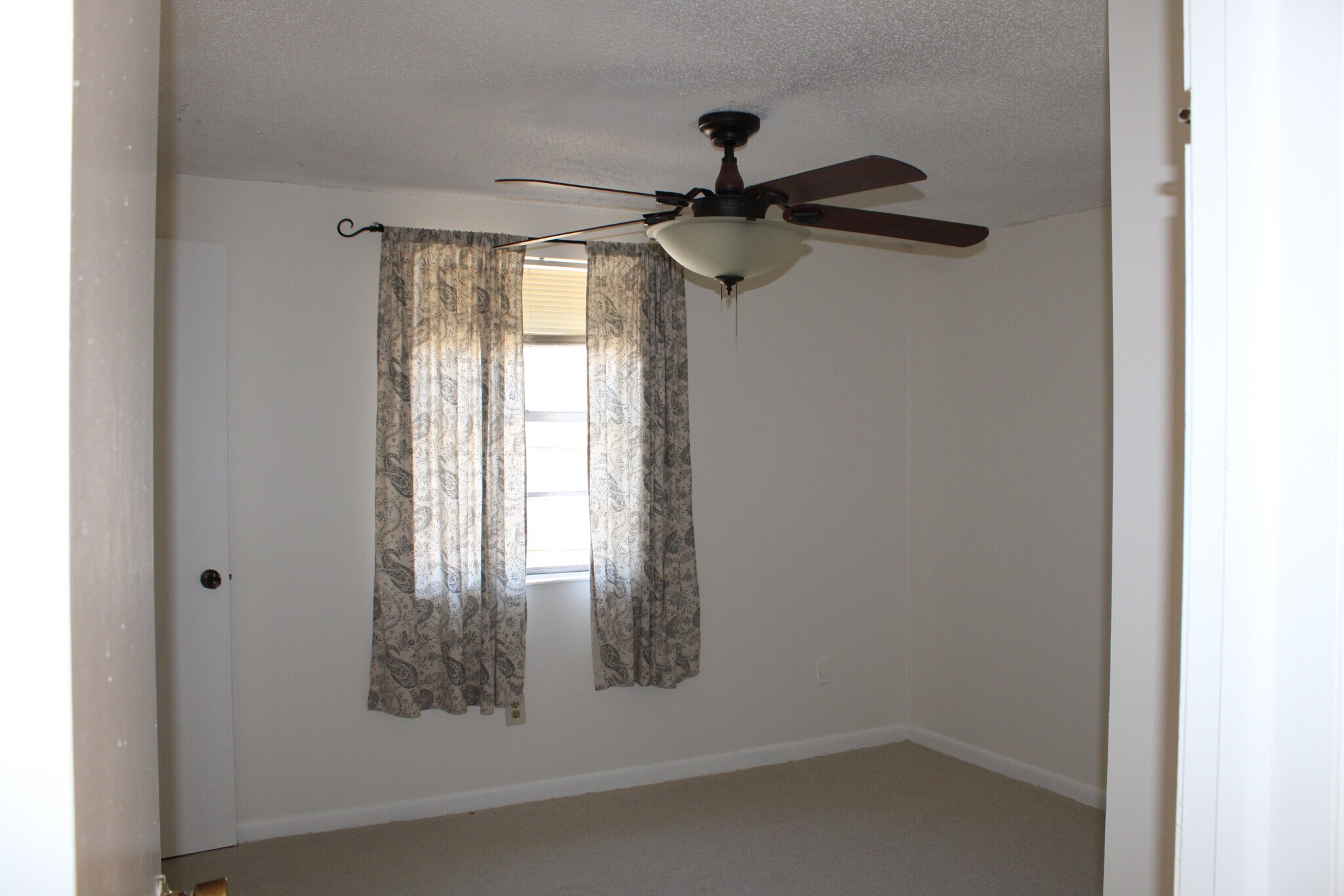 Master Bedroom - 1563 Pawnee St