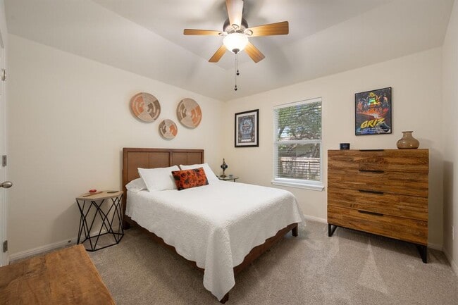 Building Photo - 2405 Tumbling River Dr