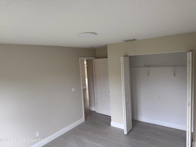 Building Photo - 1565 Emerson Dr SE