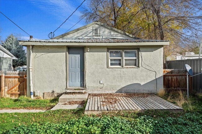 Building Photo - 1714 Main St