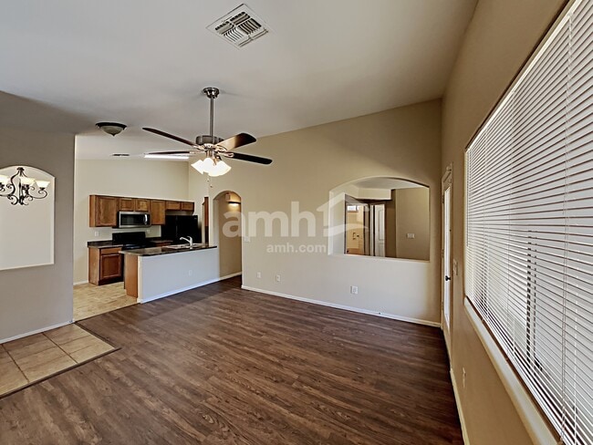 Building Photo - 1292 W Matthews Dr