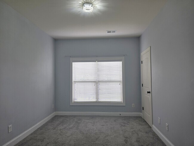 Building Photo - 8809 Crenshaw Dr