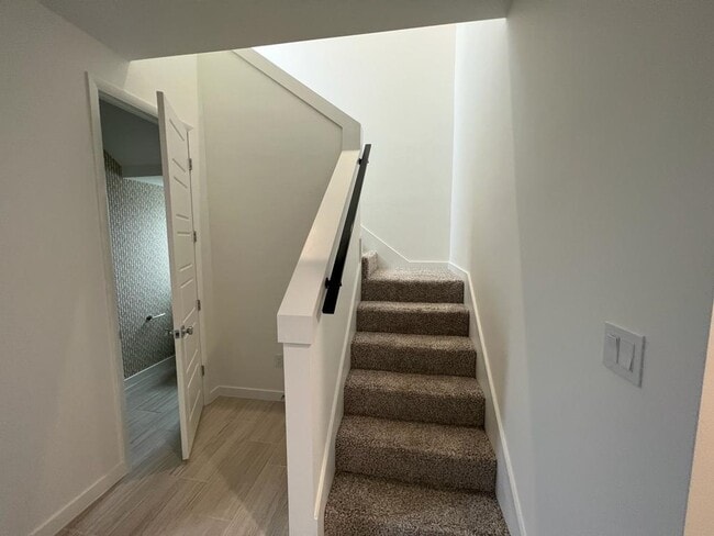 Building Photo - 202 Deer Path Lp