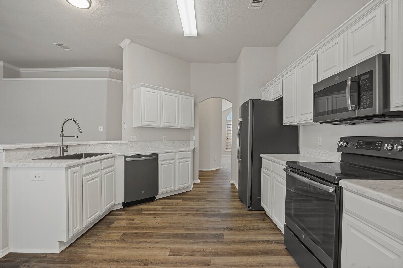 Building Photo - 5209 Sioux Creek Ln