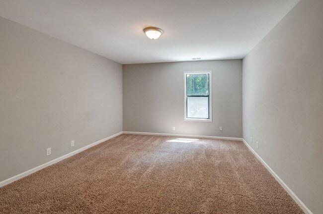 Building Photo - 625 Mercer Dr