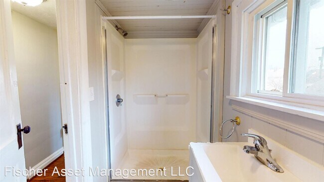 Building Photo - 2 br, 1 bath Apartment - 3224 West 32nd St...