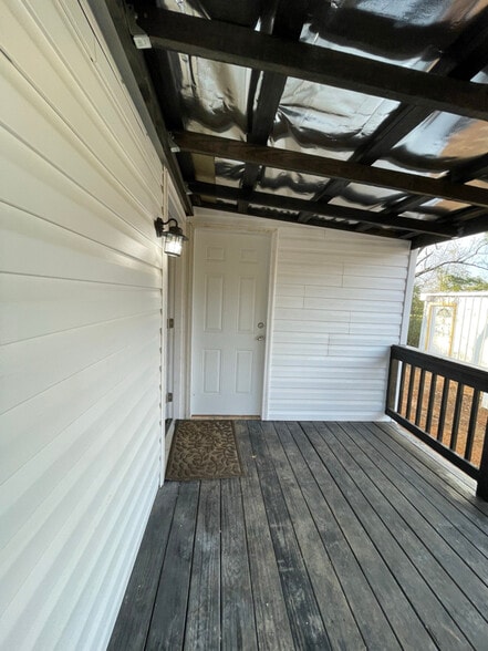 Building Photo - 620 W Sunset Dr