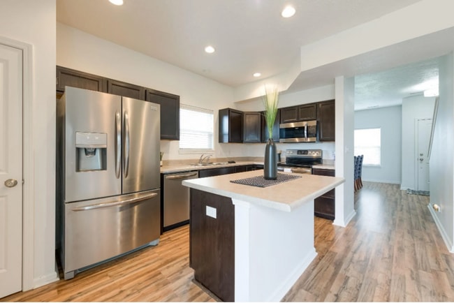 Building Photo - 4 Bedroom, Two Story House in Avalon Bluff...