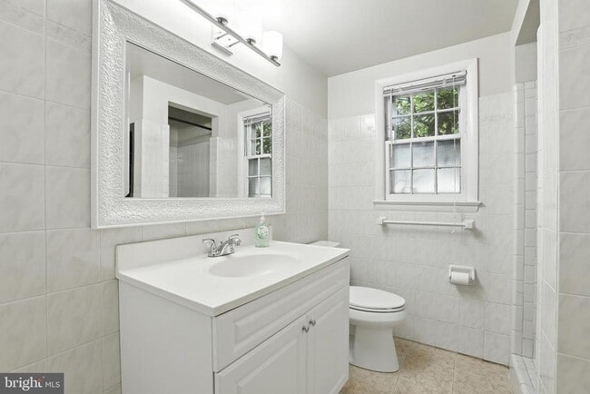 Building Photo - 9104 Hamilton Dr