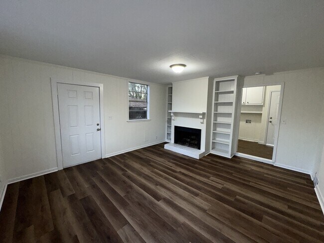 Building Photo - 3147 Shirley Dr