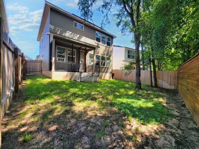 Building Photo - Spacious 4-Bedroom, 3-Bath Single-Family H...