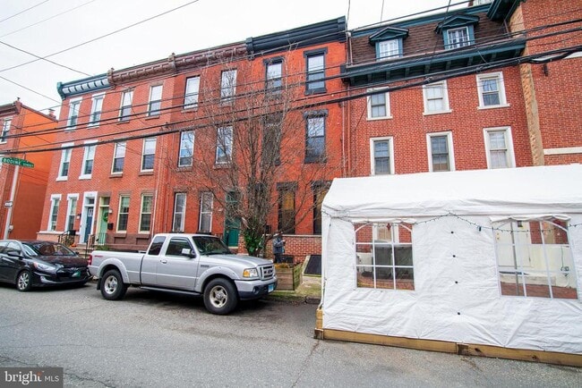 Building Photo - 242 Fairmount Ave