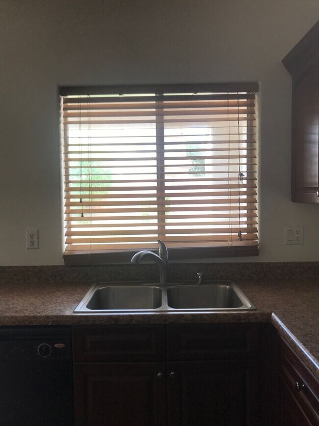 Building Photo - 14666 W Mauna Loa Ln