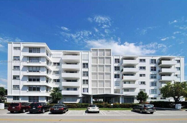 Building Photo - 1075 92nd St