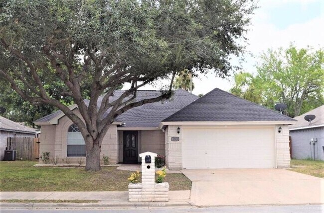 Primary Photo - Perfect Fit, Perfect Home In McAllen!