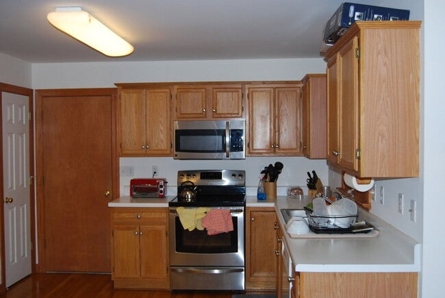 Building Photo - 8413 Wilshire Pl