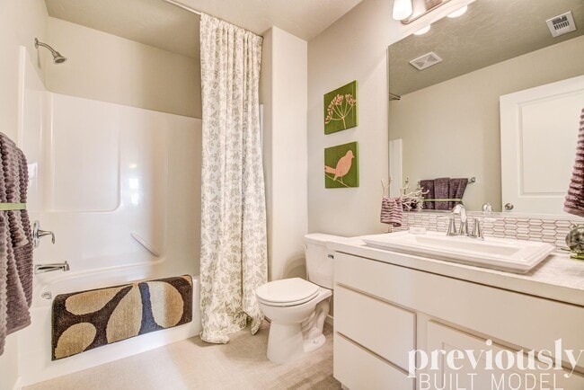 Building Photo - Stunning 3 Bed, 2.5 Bath Home in Spokane Valley! *HOLIDAY SPECIAL: $500 OFF!*