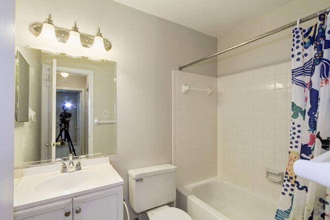 Building Photo - 11906 Shagbark Dr