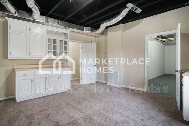 Building Photo - 2090 Old Cahaba Pl