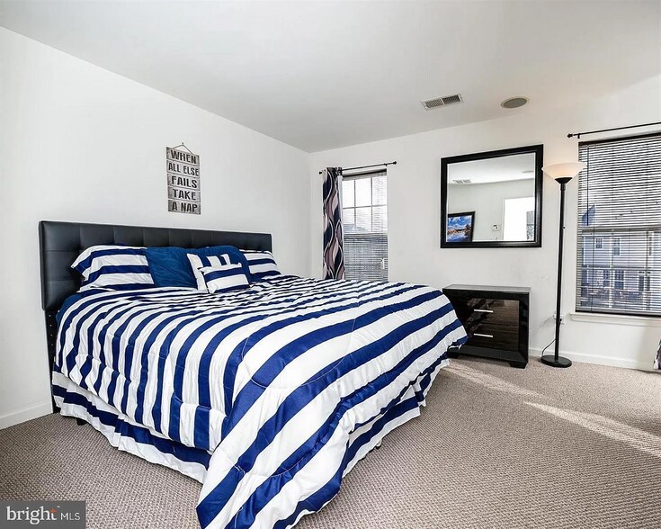 Building Photo - 6 Eagle Ln