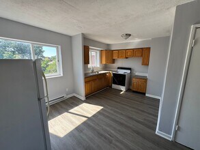 Building Photo - 14520 Milverton Rd