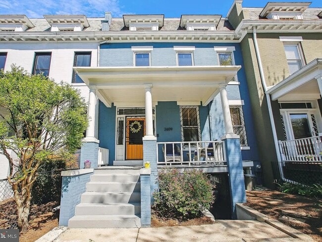 Building Photo - 2609 11th St NW