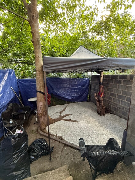 Building Photo - 1850 E Allegheny Ave