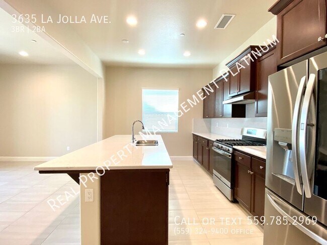 Building Photo - 3635 La Jolla Ave