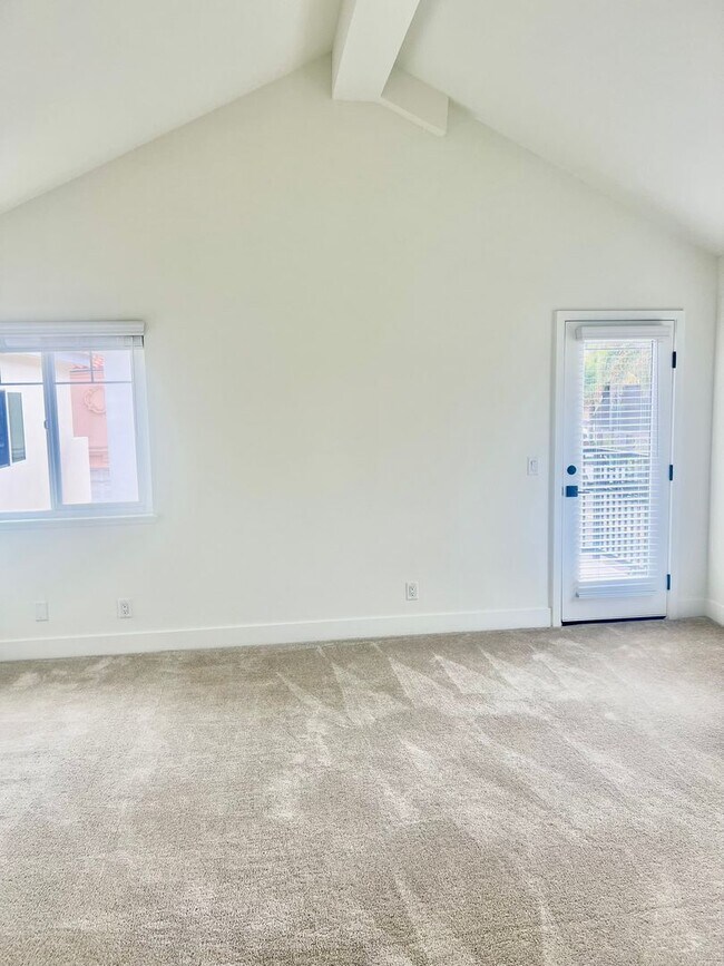 Building Photo - 202 18th St