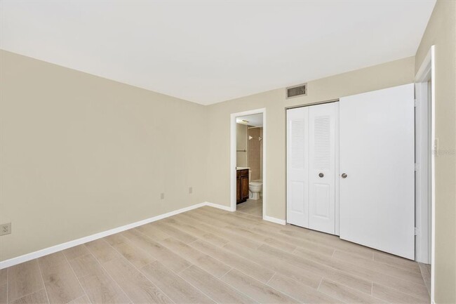 Building Photo - 5172 Lake Village Dr