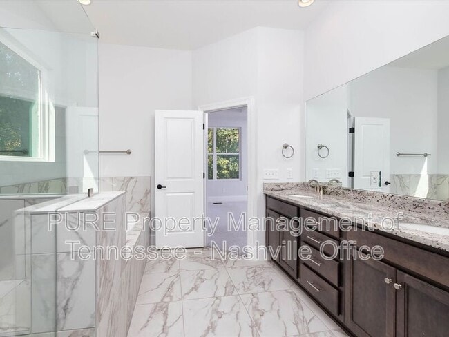 Building Photo - 631 Silva Ln