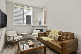 Building Photo - 5210b Brooklyn Ave NE