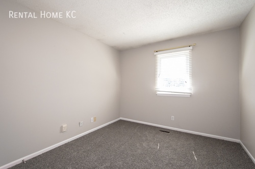 Building Photo - 15211 Navaho-