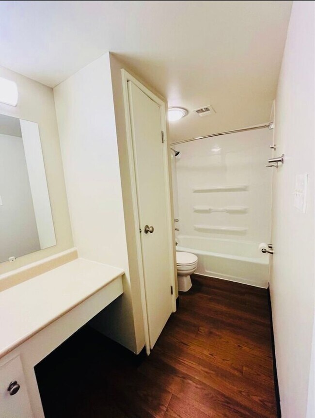 Building Photo - Modern 2-Bedroom Apartments in Crown Point, IN – Pet Friendly!
