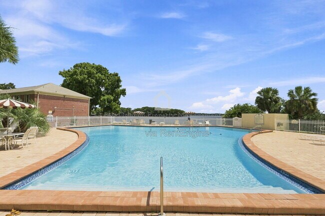 Building Photo - 525 Georgetown Dr
