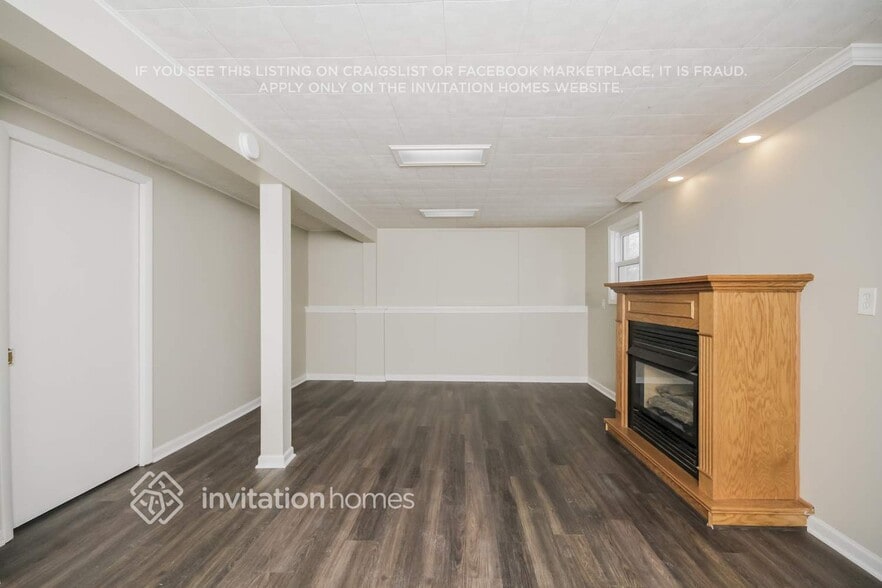 Building Photo - 7939 Edgewood Ct