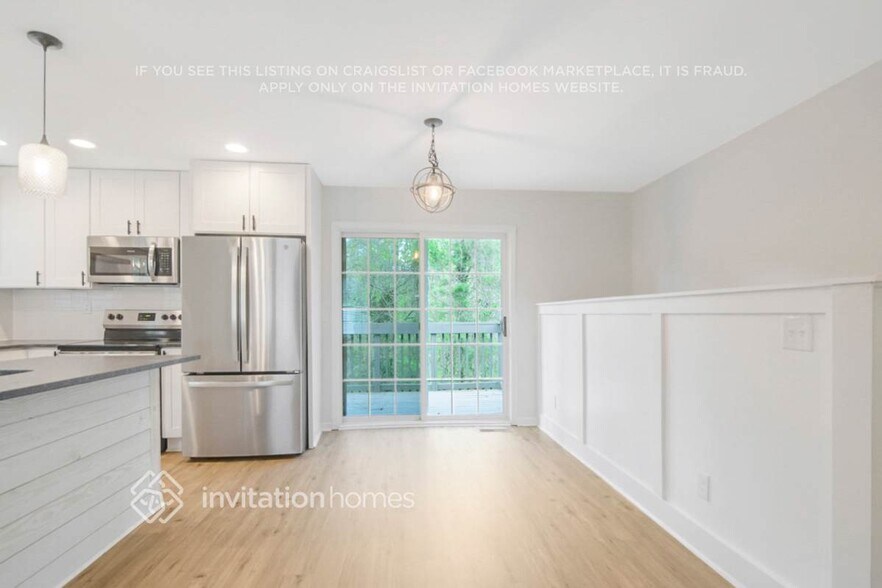 Building Photo - 6041 Bellow St