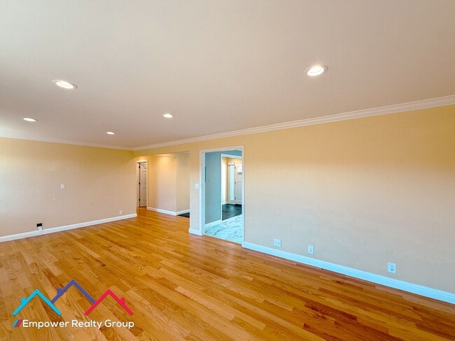 Building Photo - 3 bed 2 bath Single Family Home is Desired Millbrae Neighborhood