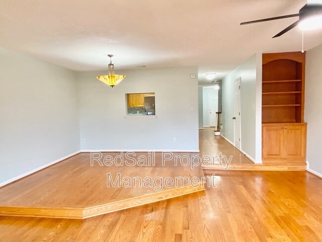 Building Photo - 144 River Walk Ct