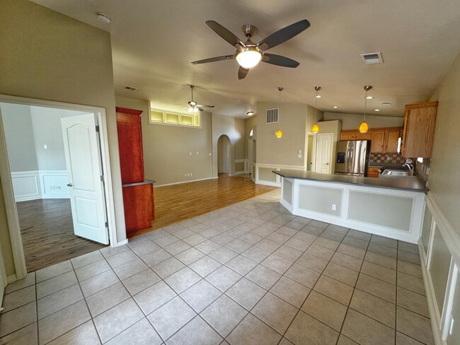 Building Photo - 8608 Quail Creek Ct NE