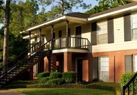 Building Photo - The Pines at Manhattan