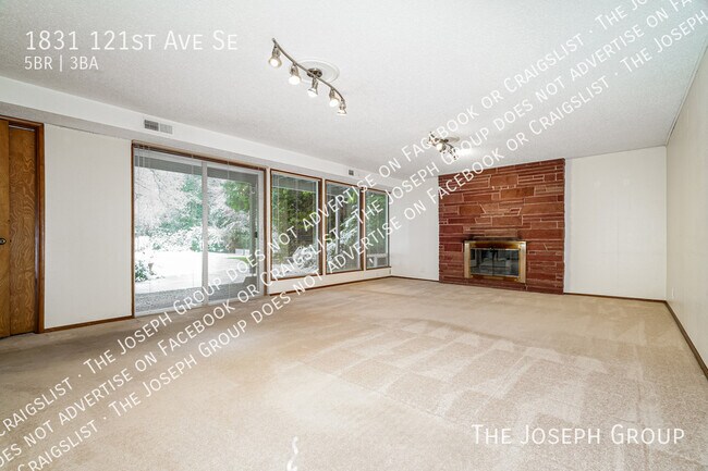 Building Photo - 1831 121st Ave SE