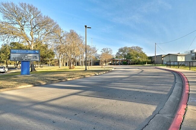 Building Photo - 10229 Missel Thrush Dr